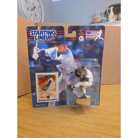 2000 NEW YORK YANKEES STARTING LINEUP MLB ORLANDO HERNANDEZ W/COLLECTORS CARD - Picture 1 of 2